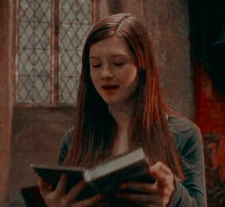 Harry Potter and the Chamber of Secrets - Ginny Weasley is revived when young To