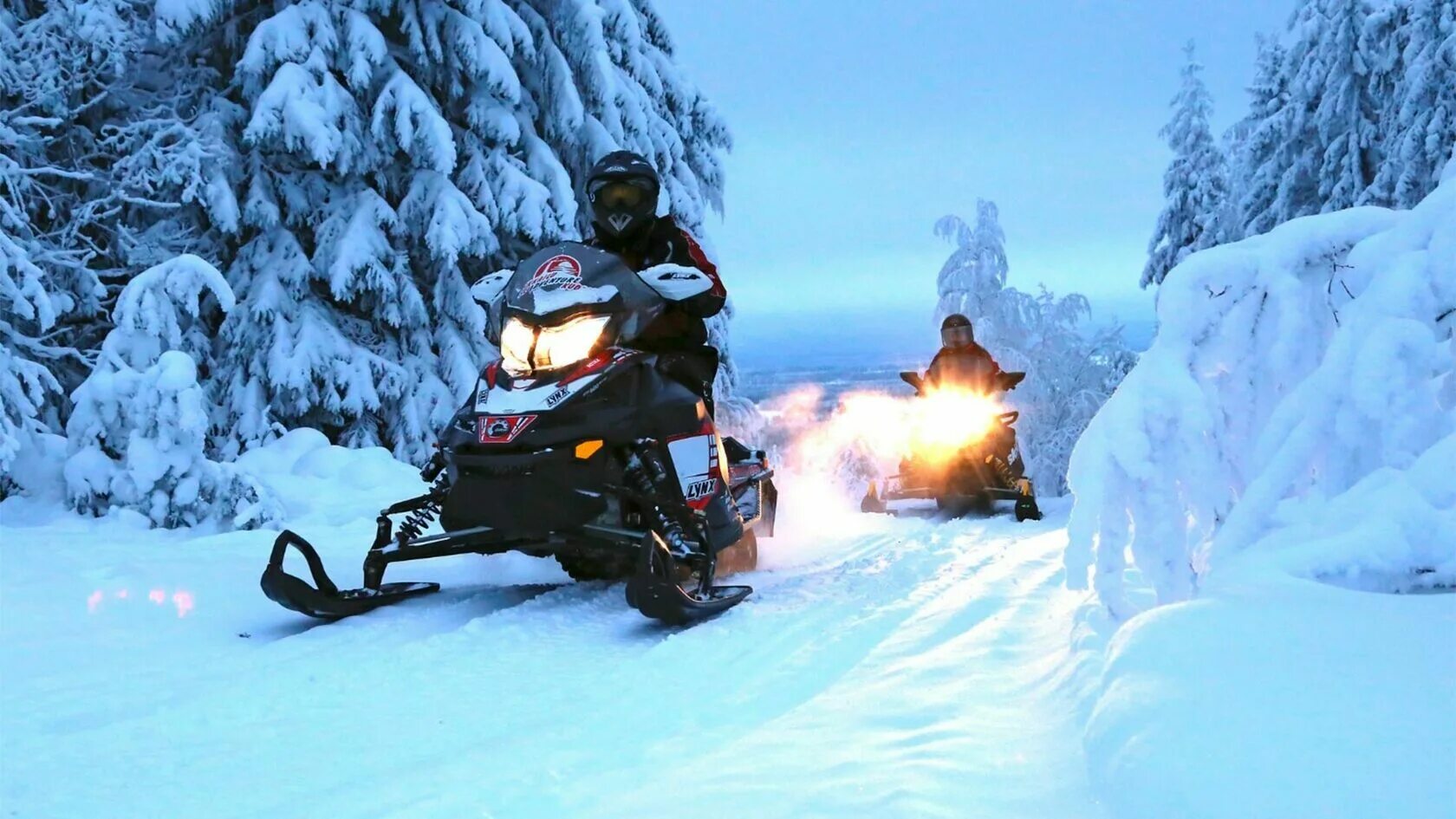 Катание на горном снегоходе. Brp снегоходы freeride 2015. Шерегеш снегоходы. Хибины снегоходы. Снегоход.