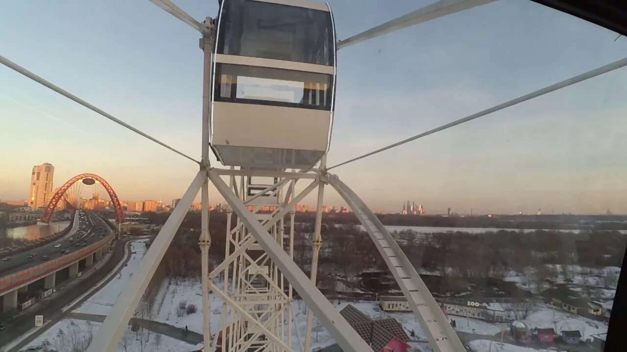 Парк сказка колесо обозрения. Колесо обозрения крылатское. колесо обозрения живописный мост. крылатское парк сказка колесо обозрения. парк сказка в москве колесо обозрения.