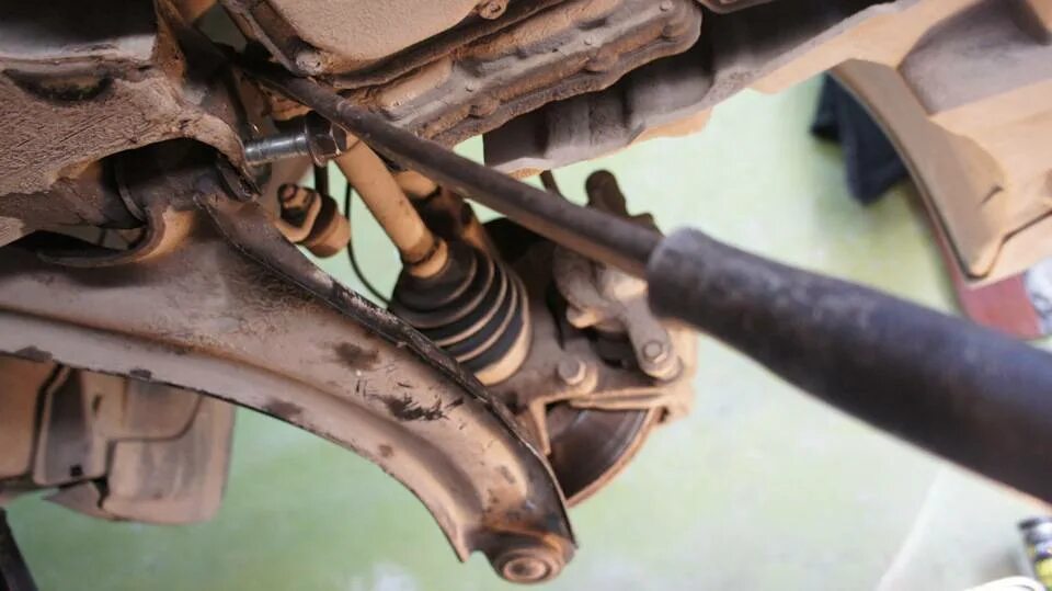 Подвеска, установка поперечных рычагов Hyundai ix35. - Hyundai ix35, 2 л, 2011 г