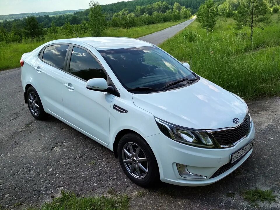 Купить кию в крае. Kia Rio III 2012. Kia Rio 2012. Kia Rio 3 2012. Кия Рио 2012.