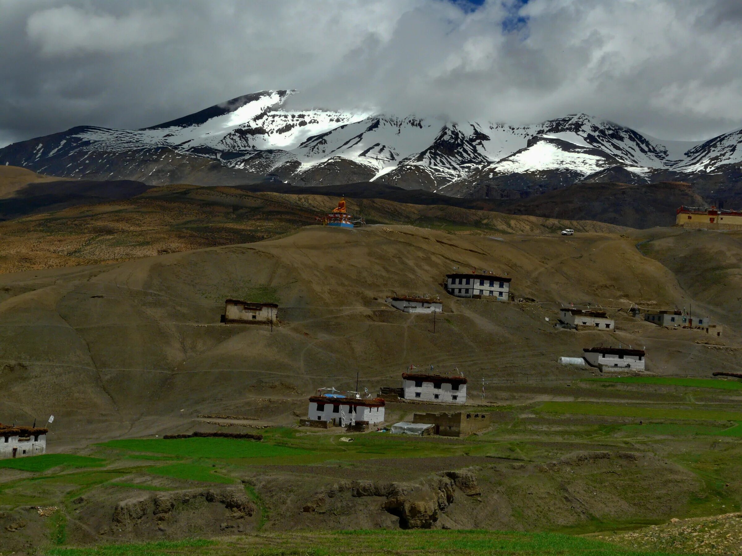 Тибет national geographic. Тибет над уровнем моря. Дворец потала лхаса тибет. Монастырь ки гомпа. Непал катманду эверест.