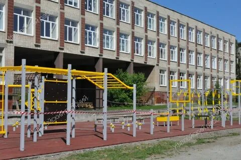 Около гимназии