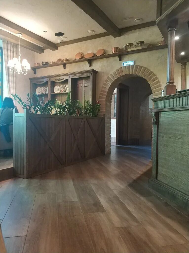 Чиполлоне советск. Оливье с креветками и лососем. Чиполлоне. Кафе чиполлоне советск. Кафе чиполлоне советск меню.