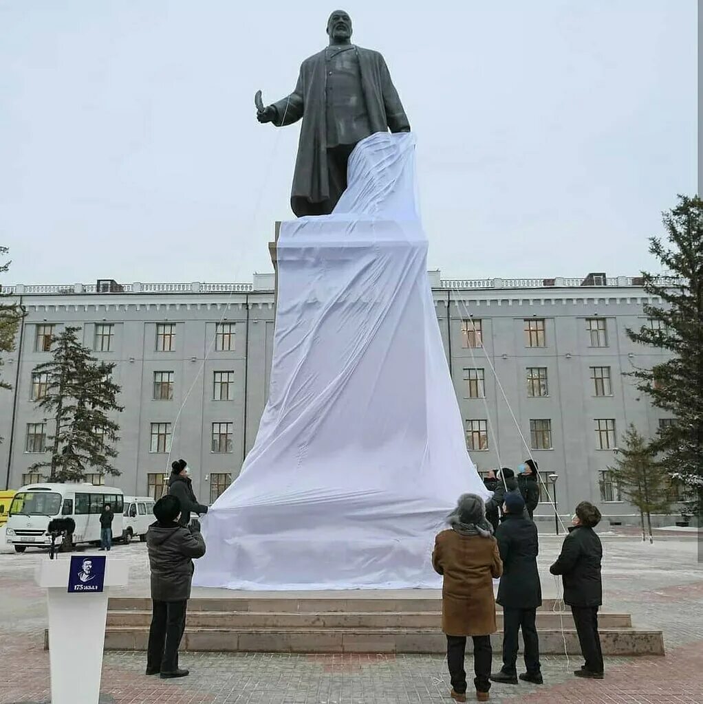 памятник абаю кунанбаеву павлодар. памятник абаю кунанбаеву павлодар. памятник абаю кунанбаеву уральск. памятник абаю кунанбаеву талдыкорган. памятники абаю кунанбаеву в караганде.