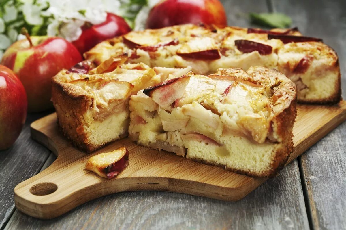 Рецепт самого вкусного пирога. Шарлотка с яблоками Юлии Высоцкой. Яблочная Жизель пирог. Пирог Шарлотта яблочный. Пирог шарлотка с яблоками.