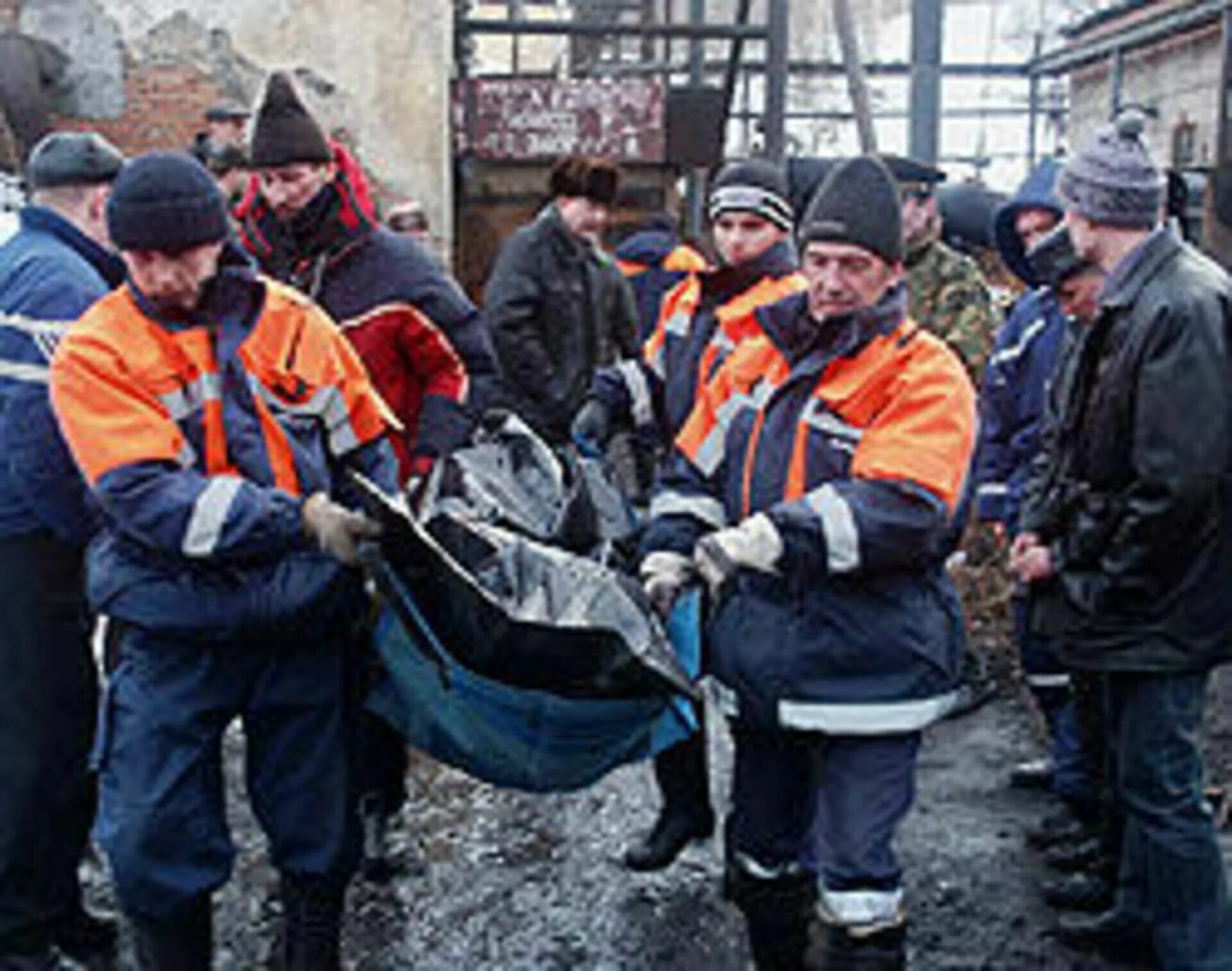 Похроны Шахтёров на шахте Юбилейная. Фото погибших Шахтеров в шахте Тайжина.