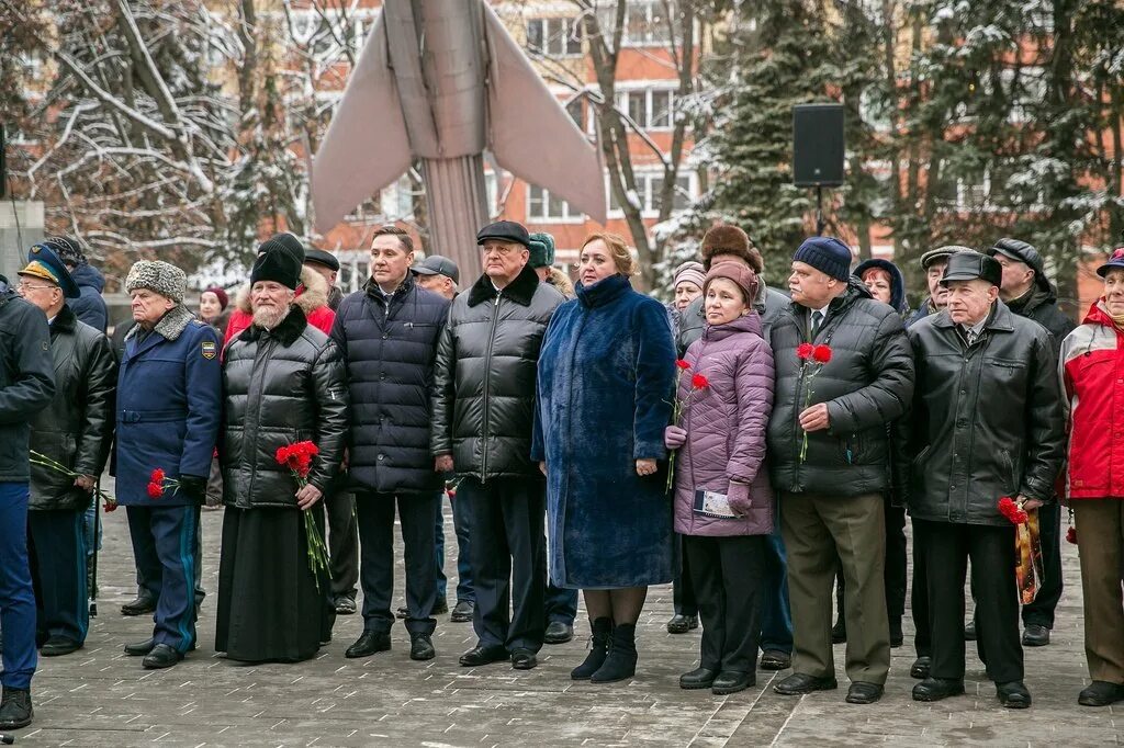 Чкаловский Щёлково-3 аллея героев. Поселок Чкаловский аллея героев. Совет ветеранов Чкаловский Щелково 3. Школа 12 Чкаловская Щелково. Чкаловский новости сегодня