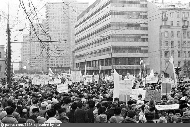 Дальнейшая перестройка. Перестройка в СССР 1985. Минтинги СССР перестройка. Перестройка СССР В 1980-Е годы. Перестройка СССР 80.