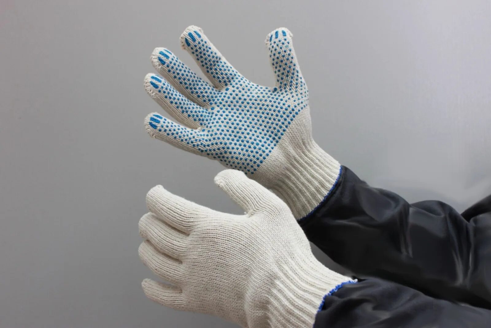 Какие перчатки можно получить. Перчатки рабочие ct21pd 8. Перчатки трикотажные (для рабочих с полимерным проп.). Перчатки трикотажные с ПВХ. Перчатки хб защитные.