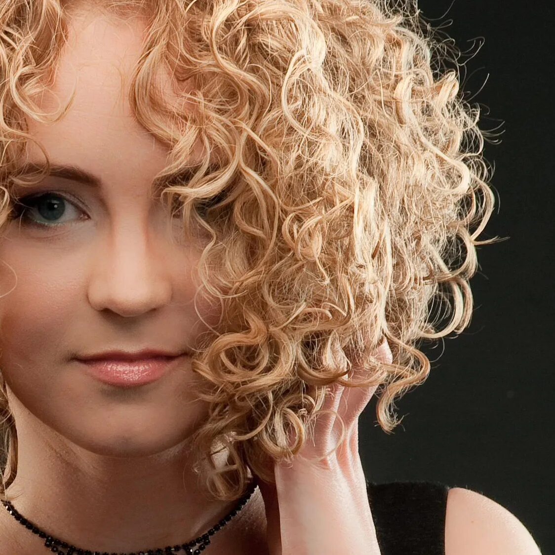 Биозавивка волны. Биозавивка 2023. Био завивка. Биозавивка 2022. Биозавивка волос кудри ангела.