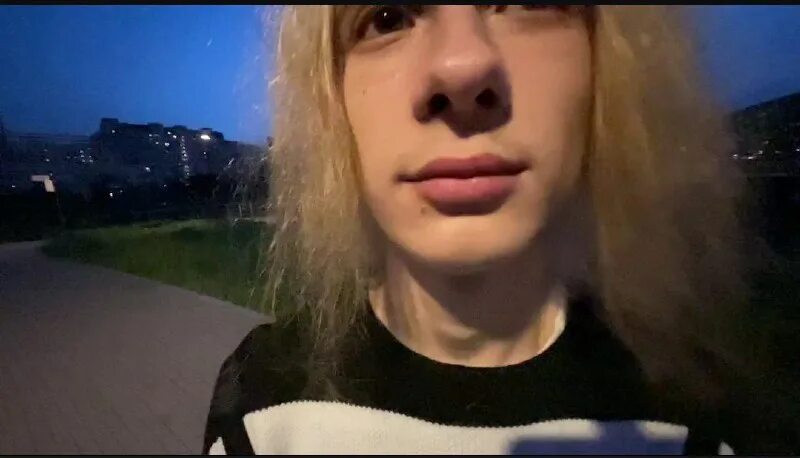 женя крутит мир