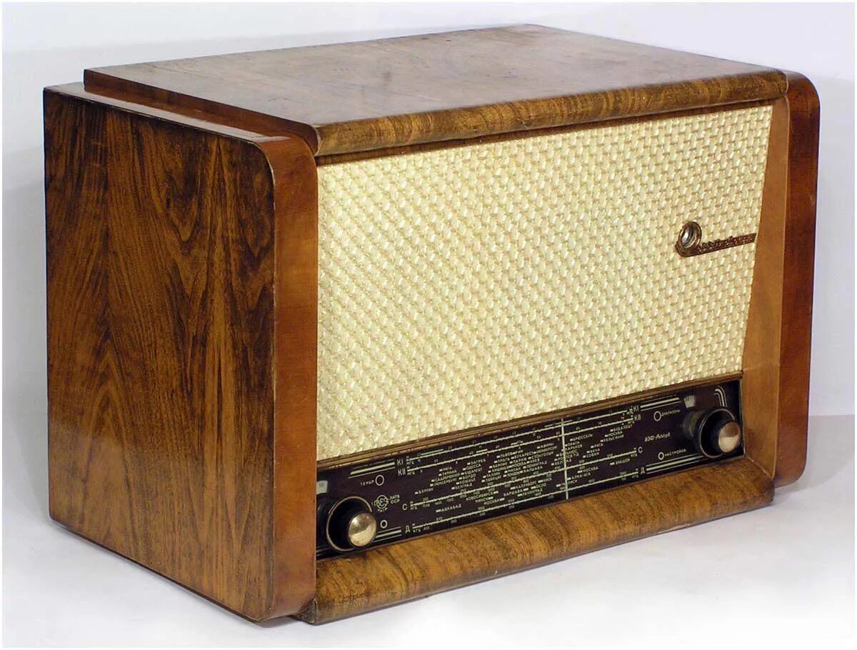 Радиоприемник стоит. Ламповая радиола люкс ссср. Транзисторный приемник vef 202. Радиоприемник стоит. Vef 202 красный.