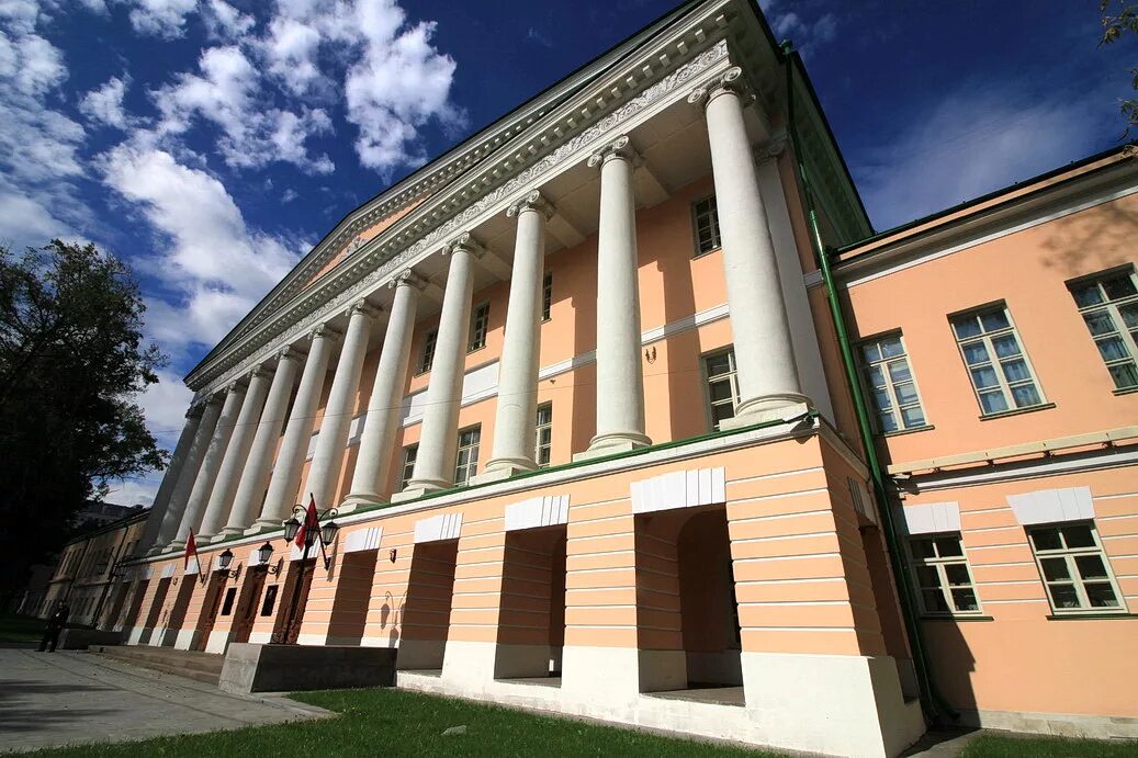 Екатерининская больница страстной бульвар 15/29. Московская дума екатерининская больница. Парк мосгордумы екатерининская больница. Ново екатерининская больница казаков. Московская дума екатерининская больница.