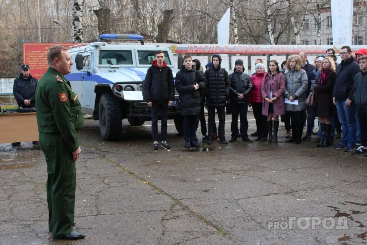 Ленинский военкомат Киров. Ленинско-Нововятский военкомат Киров. Призывники. Здание военкомата в Кирове по Ленинскому и Нововятскому районам. Сайт военкомата киров