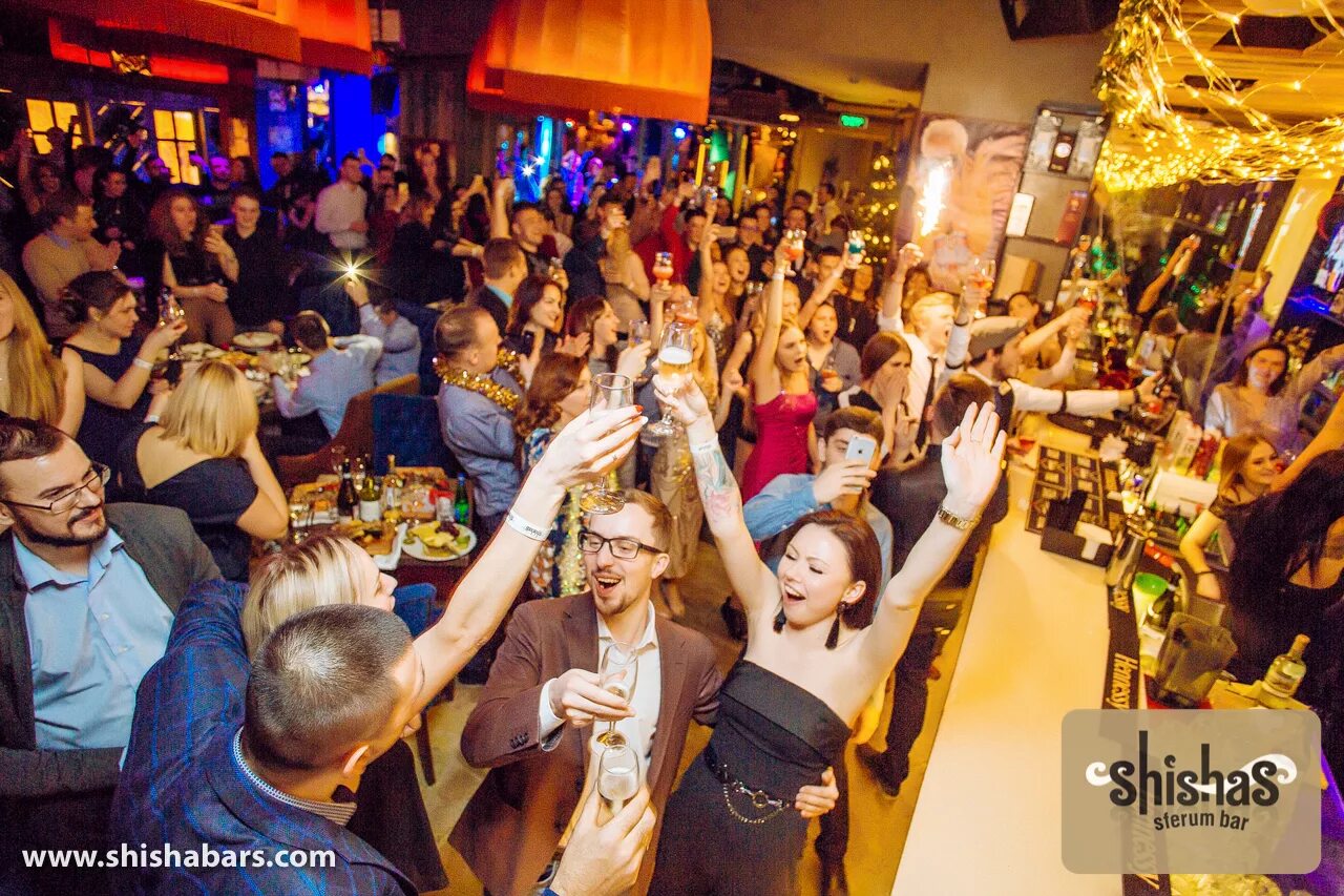 Выездной новогодний коктейльный бар. Новогоднее украшение бара. Новогоднее кафе. Новый год в ресторане. Бар с новогодней программой.