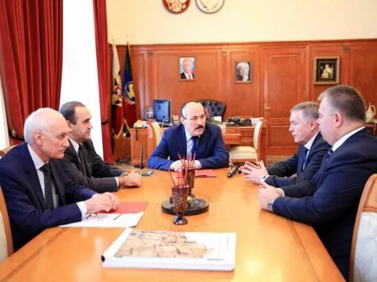 Буеров начальник пограничного управления по республике дагестан. Генерал буеров алексей николаевич дагестан. Заначальник начальник уфсб по республике дагестан. Шмоткин игорь николаевич. Шмоткин игорь генерал.