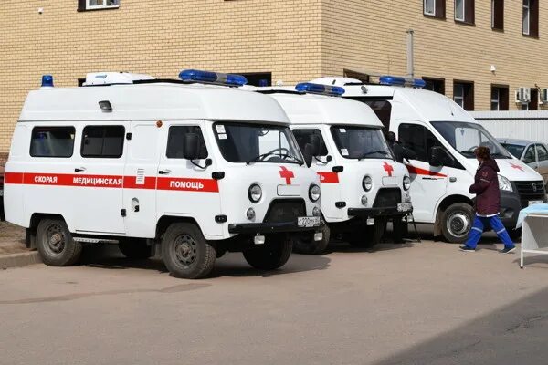 Боровичская скорая медицинская помощь. Машины скорой помощи в нижнем новгороде. Машины скорой помощи в нижнем новгороде. Станция скорой помощи великий новгород. Ссмп ревда.