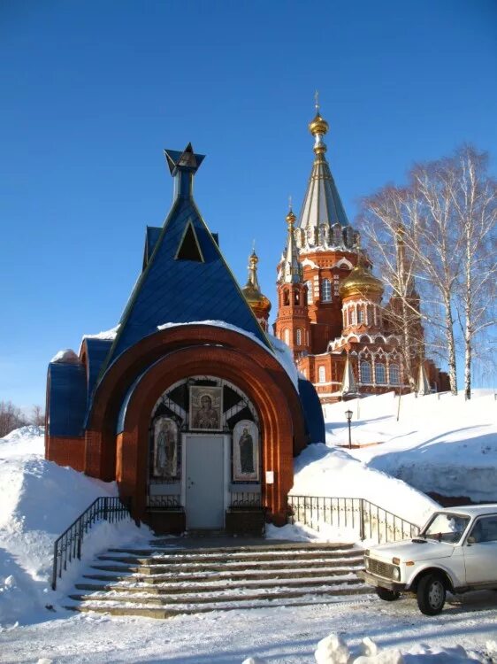Работа церкви ижевск. Храм каракулино. часовня ижевск. никольский храм ижевск. ижевск кафедральный собор михаило-архангельский ночью.