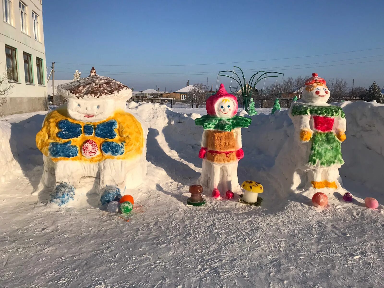Конкурс снежный городок эколят. Постройки из снега в детском саду. Снежный городок эколят. Снежный городок эколята дошколята. Постройки из снега в доу.