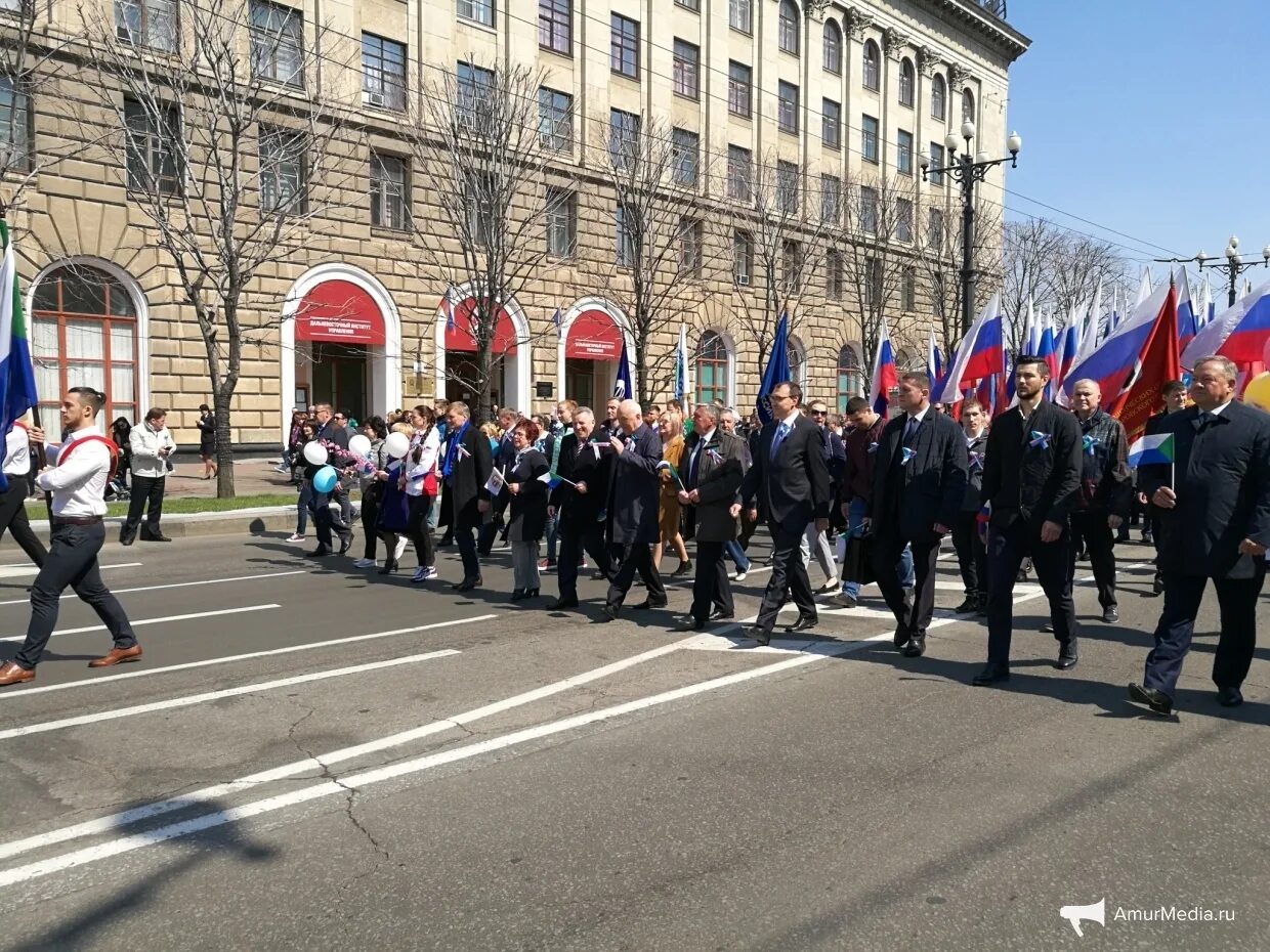 1 май хабаровск. Шествие 1 мая Хабаровск. Хабаровск шествия фото. Хабаровск май. Хабаровск в мае.