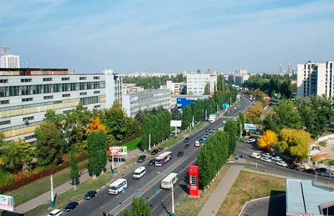 Leninsky Prospekt, history. The main highway of the Left Bank. It stretches for 