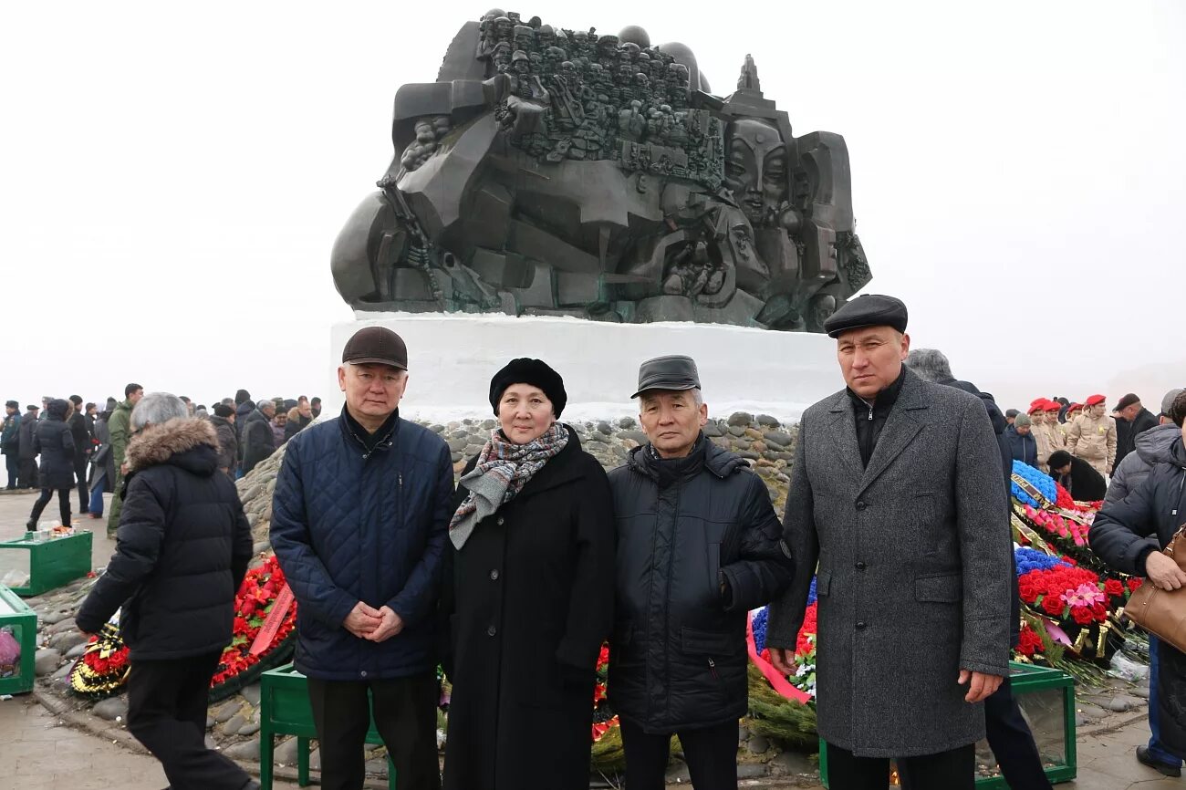 Репрессия калмыков. День памяти депортации калмыцкого народа 28 декабря. Картины кима ольдаева. Депортация калмыков в сибирь 1943. Депортация калмыков в 1943.