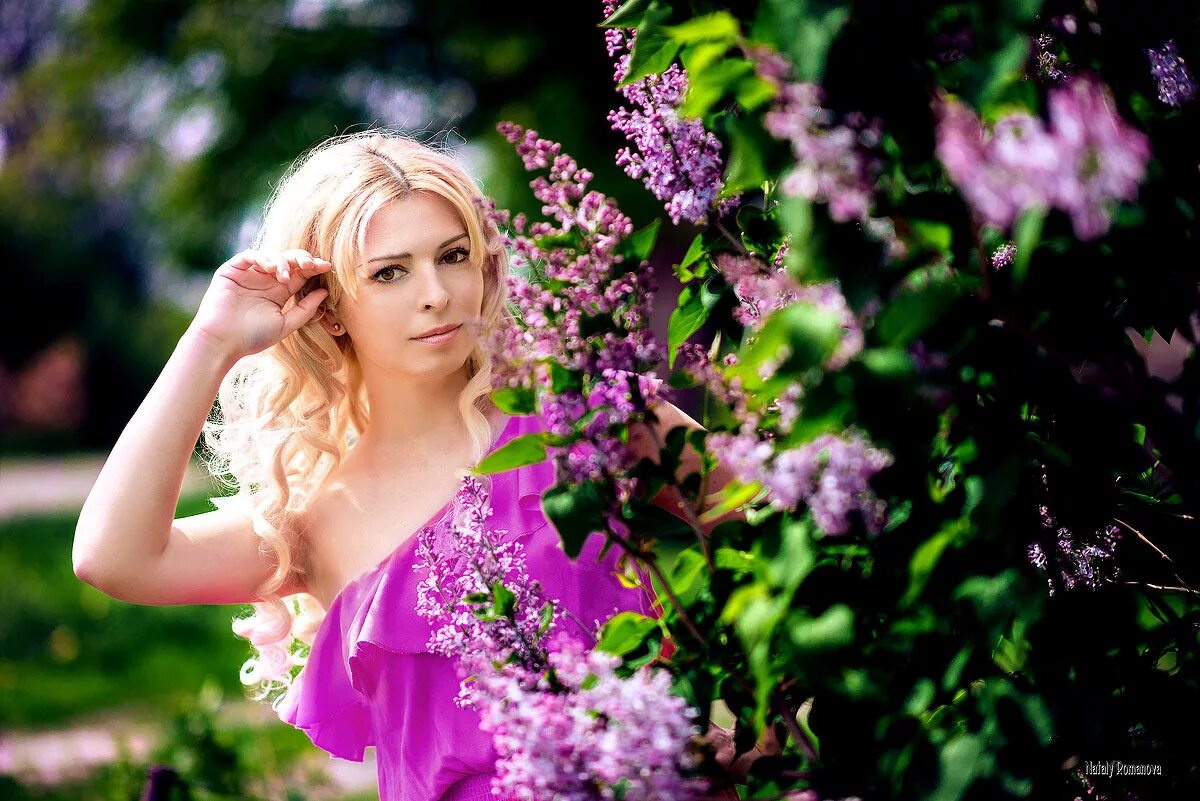 пейзаж в циановых тонах. фотосессия в сирени. сиреневые рае. Joseph сиреневый рай. сад в сиреневых тонах.