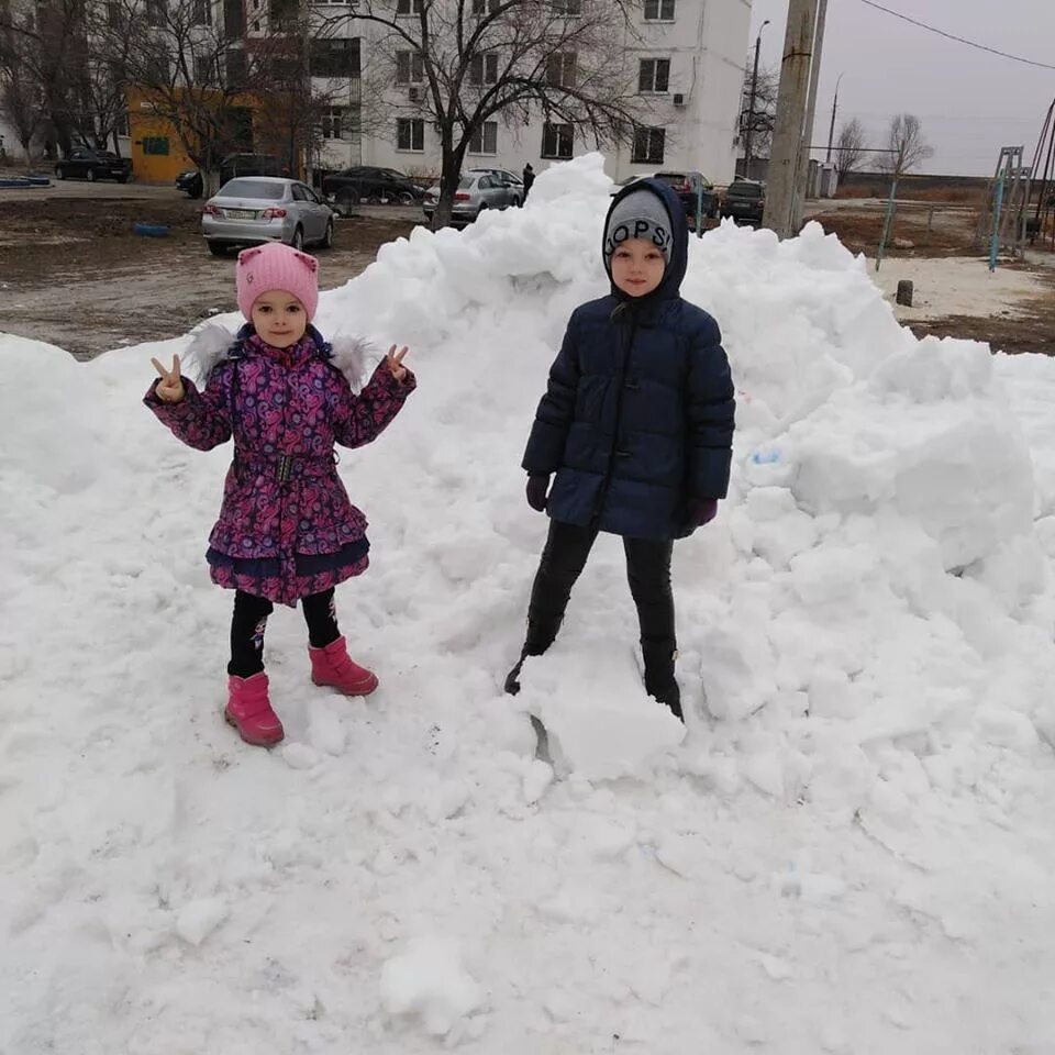 Сегодня снег пришел. Алиса когда будет снег. Когда пойдет снег. Когда снег. Снежный район.