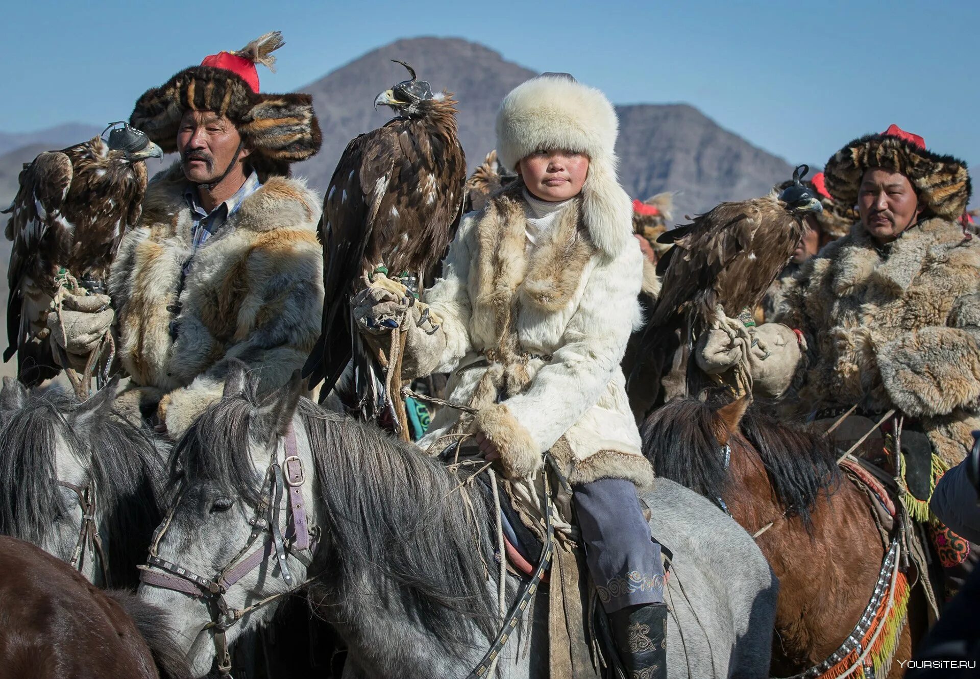 Какие есть кочевые народы. Буряты сартулы. Сартулы Монголии. Малахай Коряки. Сумбэр Монголия.