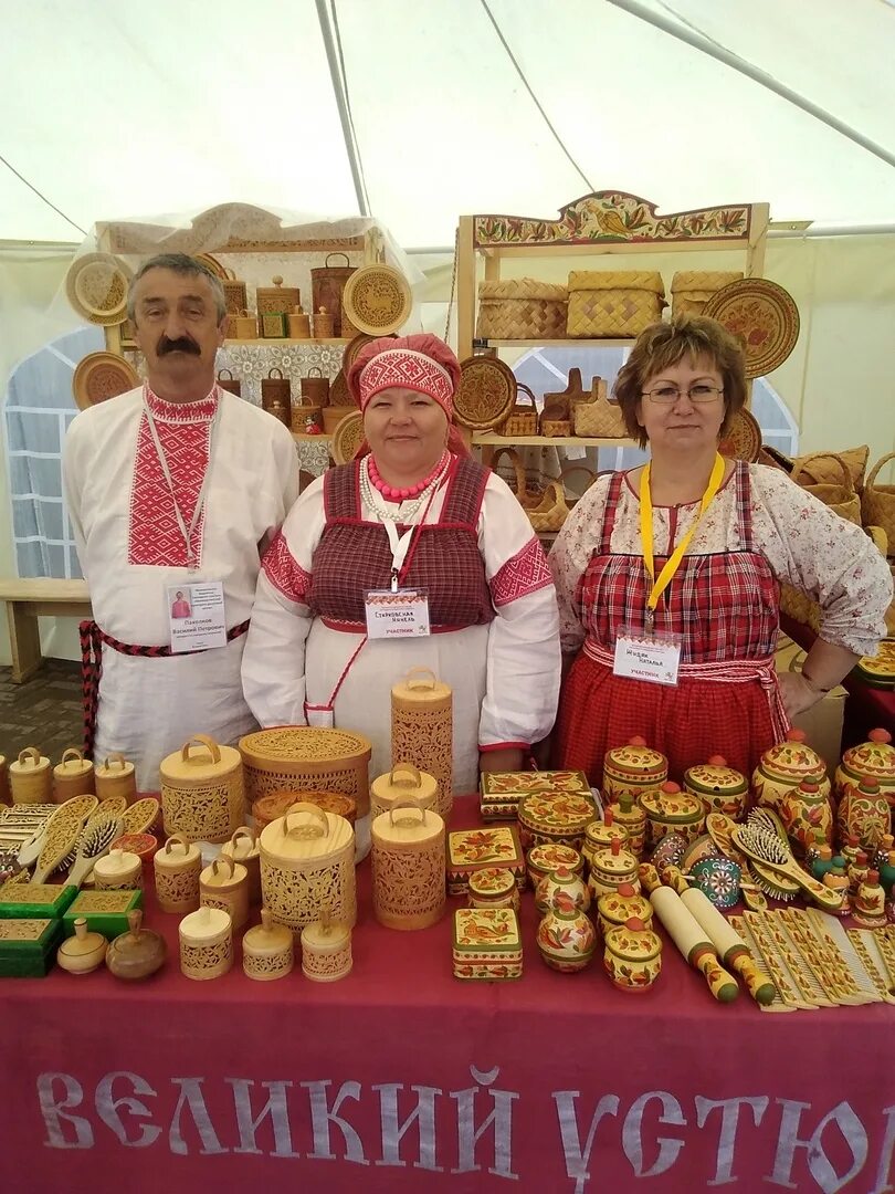 берестяные изделия в великом устюге. народные промыслы великого устюга. шемоготская резная береста. чернь по серебру великий устюг. великий устюг народные промыслы и изделия.