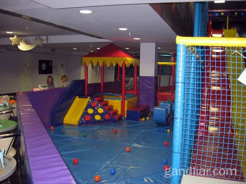 Cosmos kids детский сад. Детский центр академическая. Детский центр космо. Космо парк город оренбург развлекательный. Космокидс детский сад отрадное.