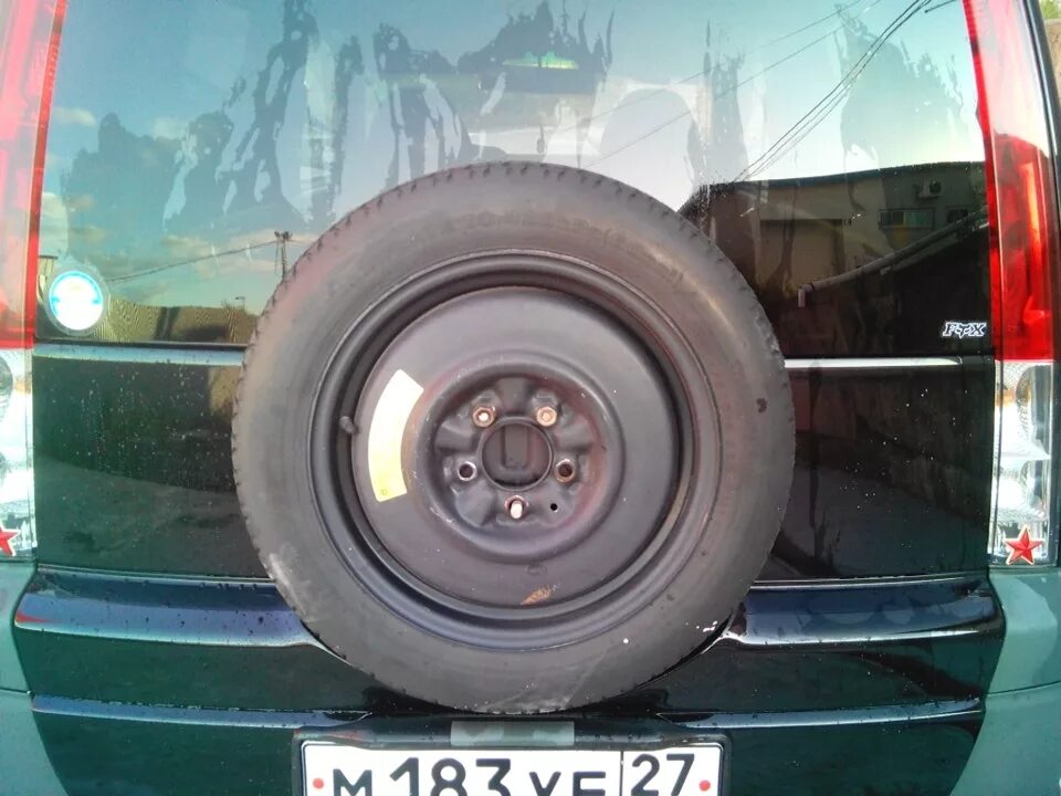 Запаска хонда степвагон. Honda stepwgn запаска. honda smx запасное колесо. хонда фрид с запаской на задней двери. запаска на заднюю дверь.