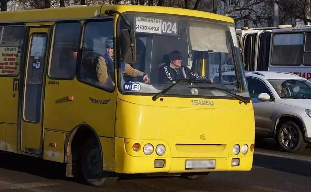 145 120 автобус екатеринбург. Автобус Екатеринбург. Маршрутки Екатеринбург. Автобус 24. 24 Автобус Екатеринбург.
