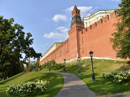 Александровский кремль площадь