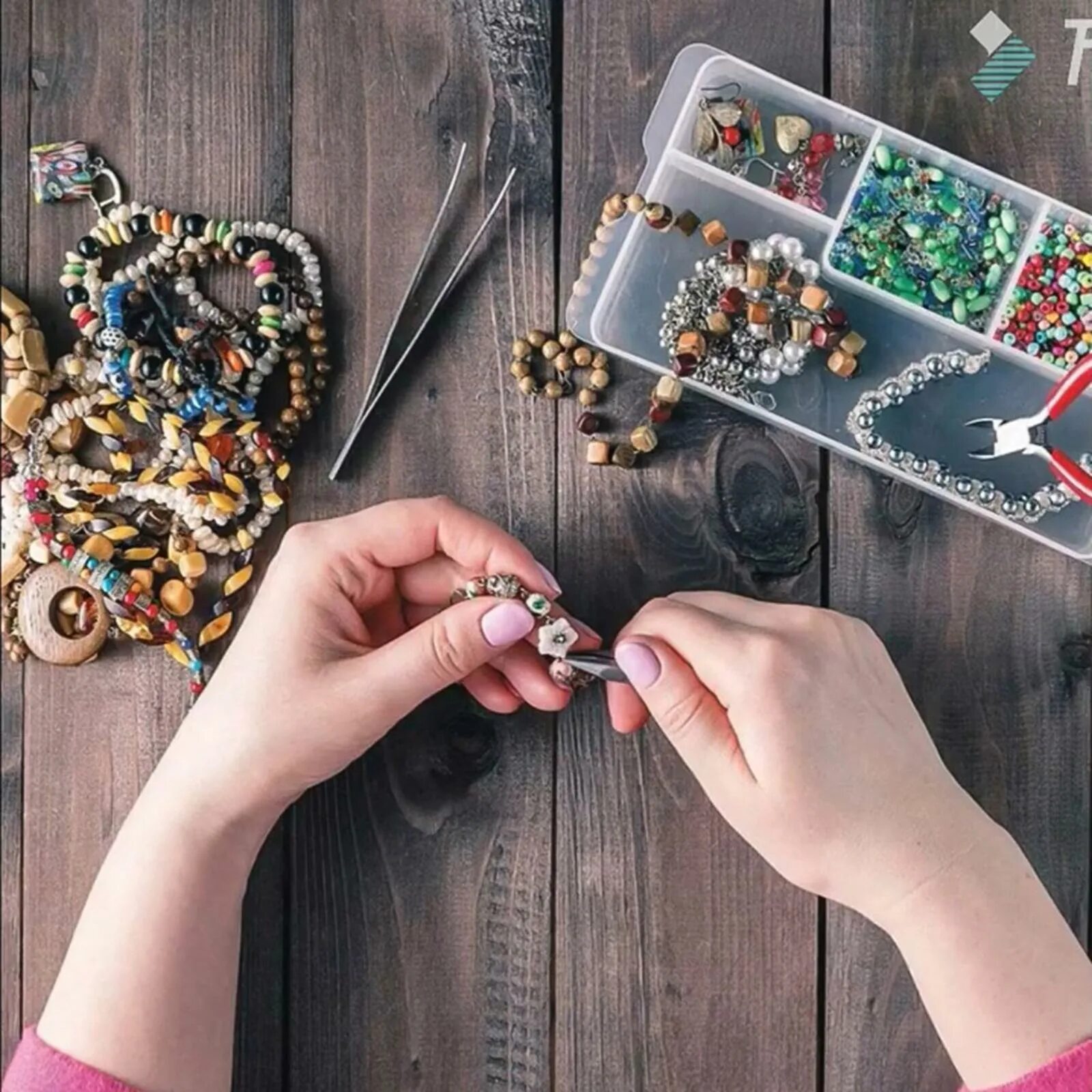 Техники создания украшений. Хенд мейд украшения. украшения handmade. мастерская украшений. доска для создания украшений.