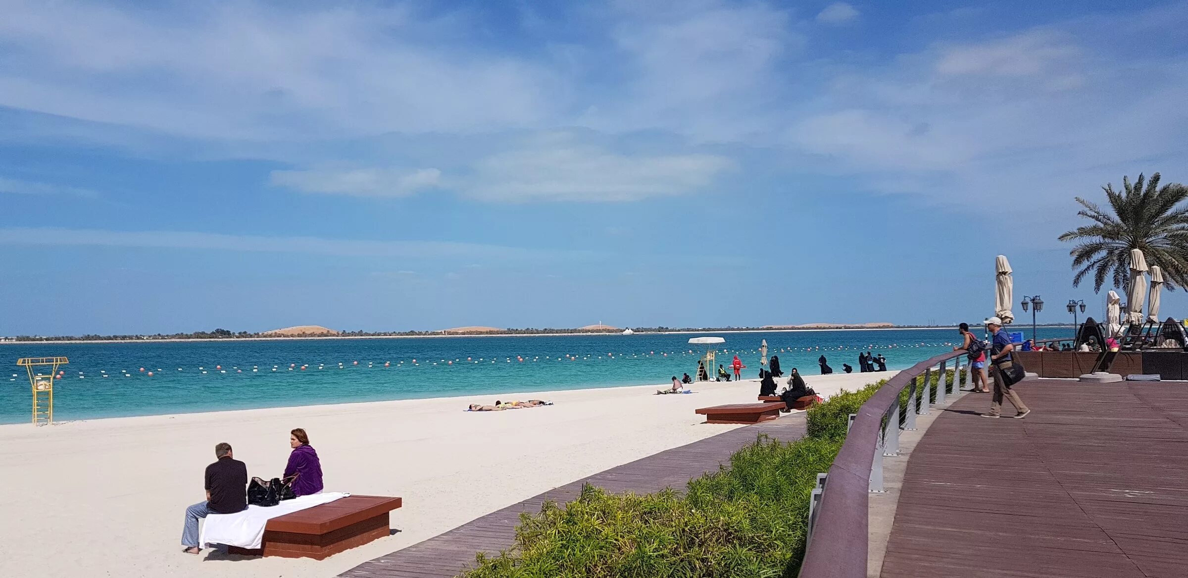 Корниш набережная абу. Набережная Corniche Абу Даби. Пляжи Абу Даби Corniche. Пляж Корниш Абу-Даби. Набережная Корниш в Абу-Даби.