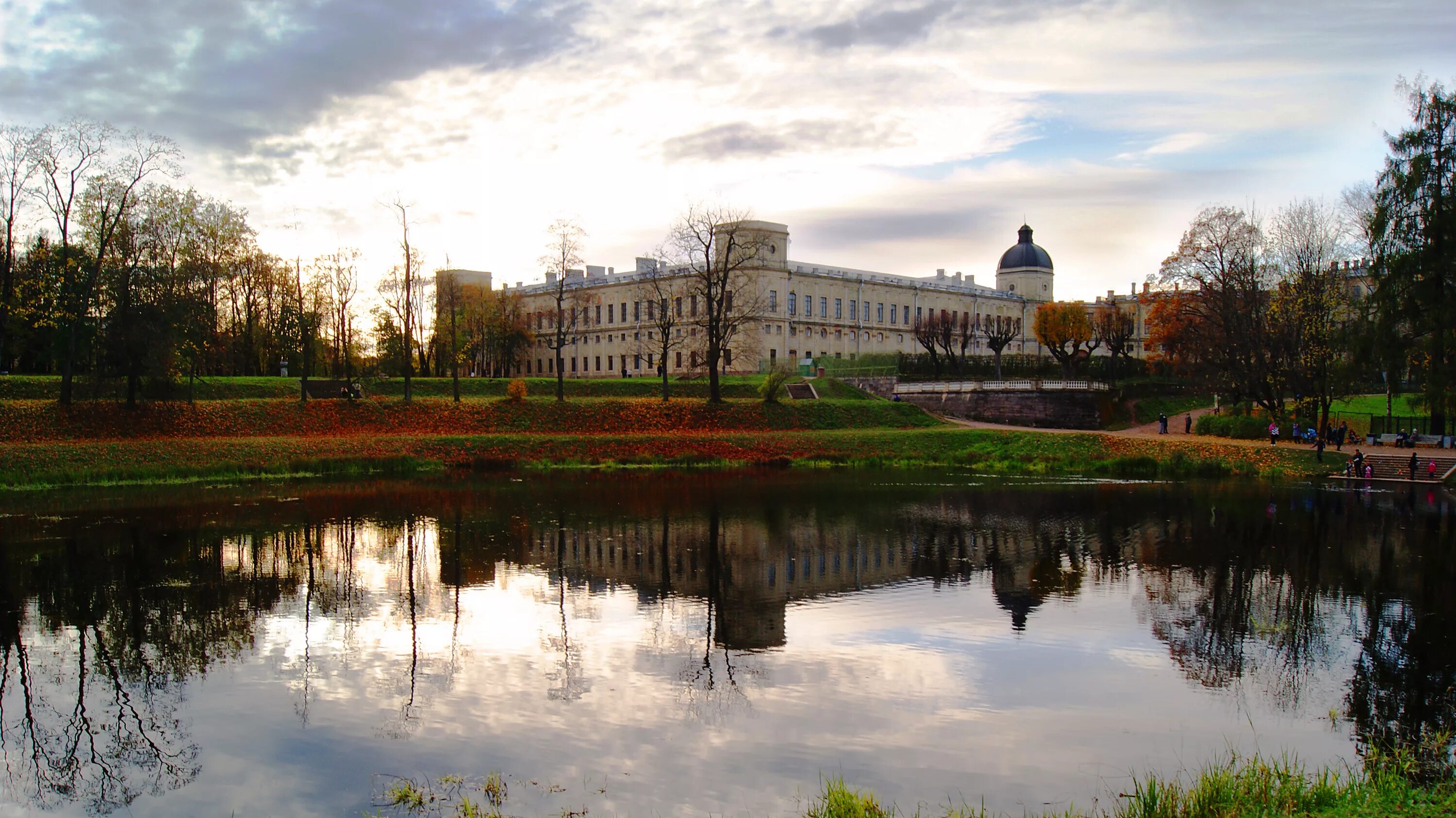 Музей-заповедник гатчина. М гатчинский. М гатчинский. Гатчинский дворец охотничий замок. Гатчина путеводитель.