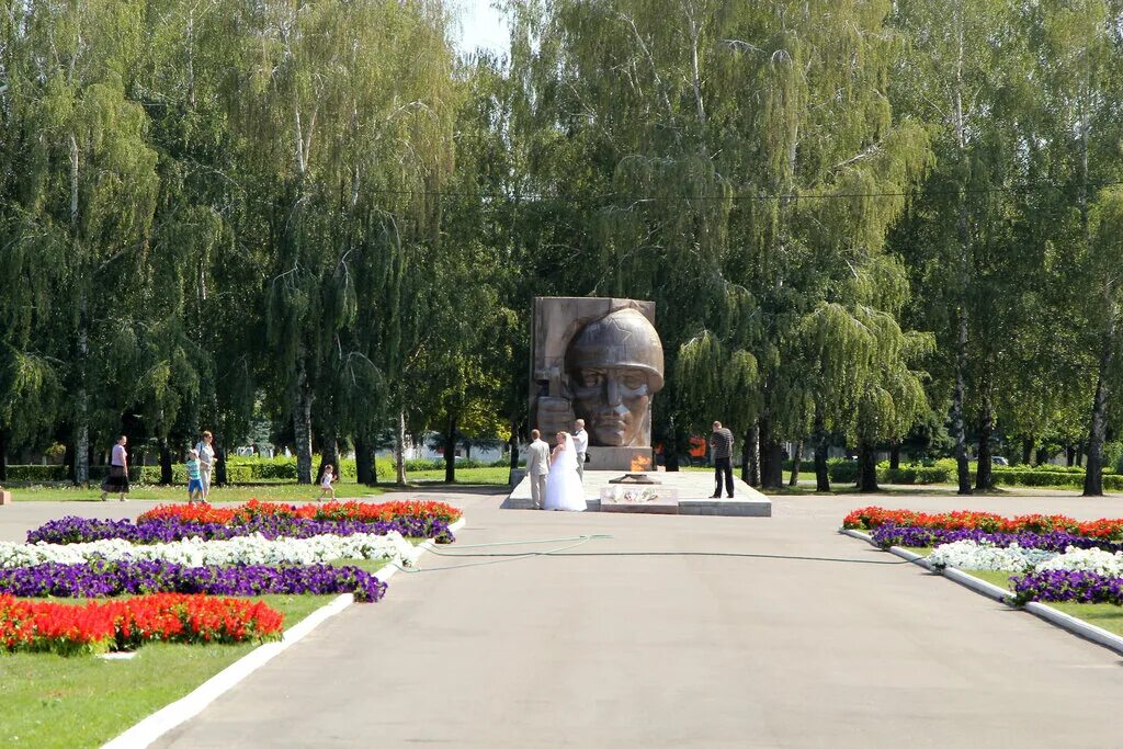 Мемориальный парк коломна. Вечный огонь коломна мемориальный парк. Коломенская парк победы. Коломенская парк победы. Коломенская парк победы.