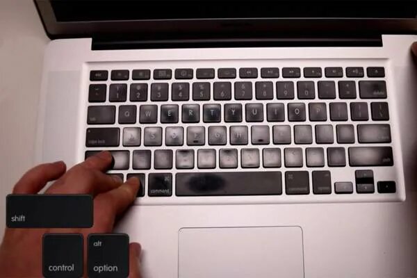 Клавиша Shift на макбук. Кнопки на макбуке. Кнопки Shift Control option на Mac. Кнопка option на макбук. Control shift