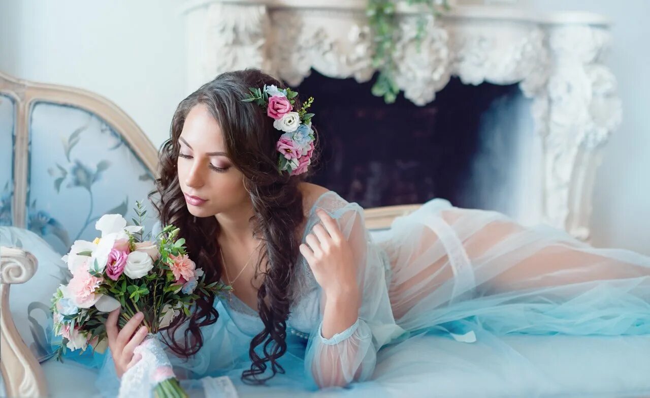 Будуар белье логотип. Будуарное платье elena black. Фотостудия абажур. Будуар магнитогорск. Красота в будуаре.