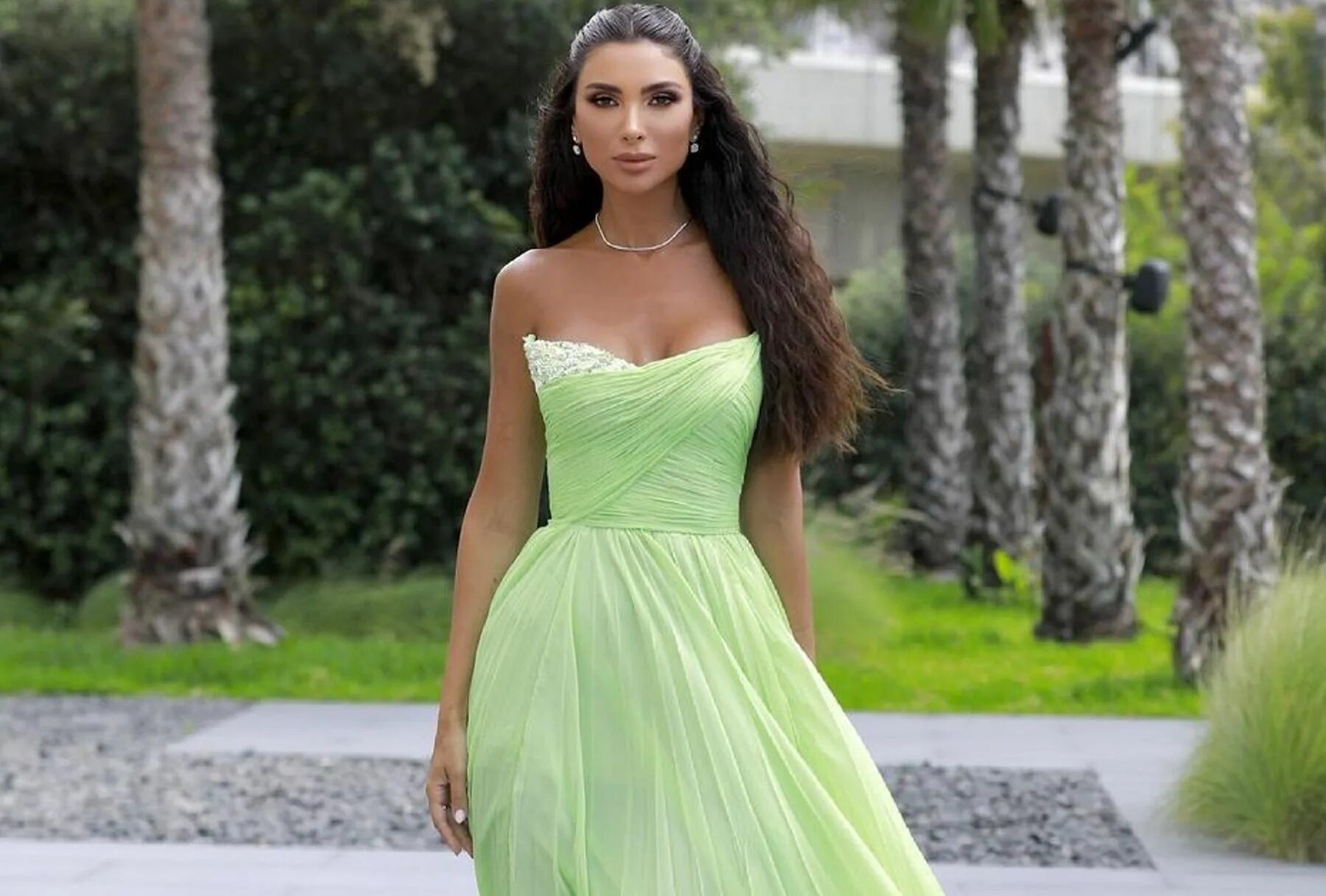 Ливанские женщины. Красивые ливанские женщины. Ливанская актриса надин насиб. Ливан женщины. Ливан девушки.