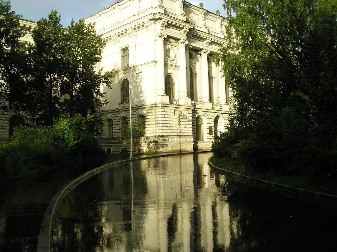 Сайт петра великого спб. Санкт-Петербургский политехнический университет Петра Великого. Политех Петра СПБ. Санкт Петербург Политехника университет. Здание Политеха СПБ.