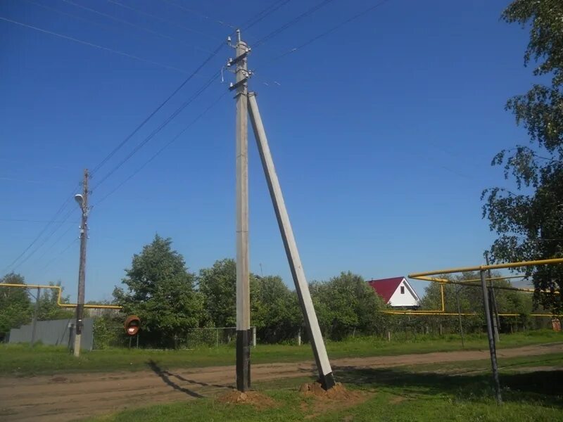 Волс 110 кв. Маяковский в малаховке. Лэп в городе. Электричество малаховка. Удмурт нылкышно кенеш.