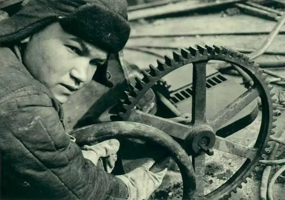 Ошибка 1930. Маргарет бурк уайт ссср. маргарет бурк-уайт в магнитогорске в 1930 году:. маргарет бурк-уайт фотографии ссср. маргарет бурк уайт фото 1941.