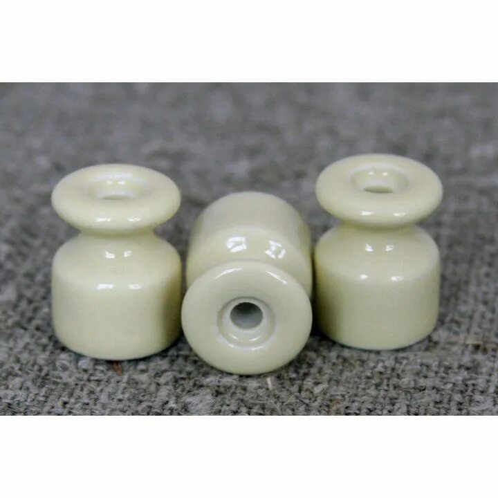 Вакуумная керамика белая изолятор. Керамический изолятор слоновая кость retrika 100 шт. Изолятор керамический для наружной проводки. Изолятор retrika керамический ретро белый 50 шт ri-02201. Изолятор керамический 10кв.