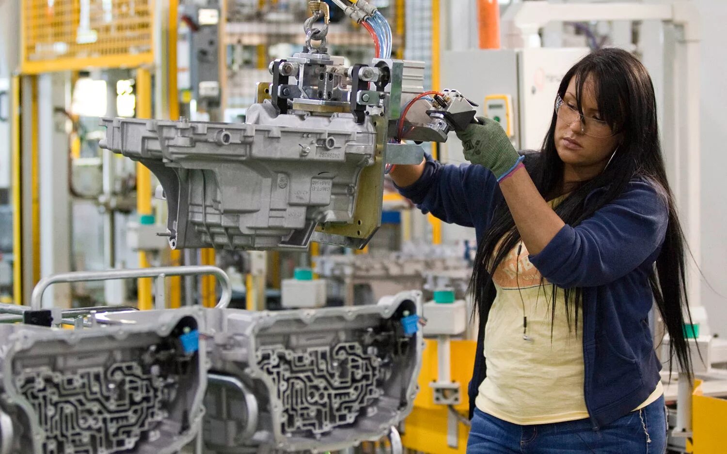 Цех чпу. Эфко косметик воронежская область хохольский район. Какой заводе есть работа. Индустриальный парк кубань в усть-лабинске. Слесарь мср на завод камазе.