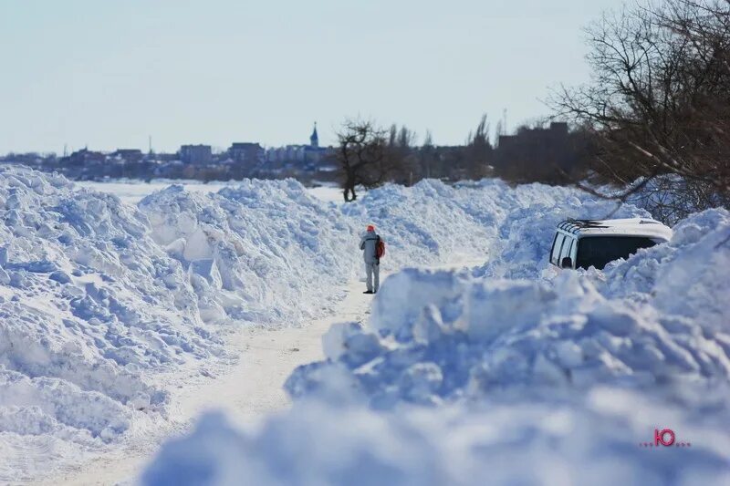 Село качки занесенное снегом. Переметы снега. Снежный перемет. Снежные заносы. Снежные заносы в России.