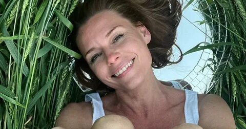 Любовь Толкалинаның ашық суреттері