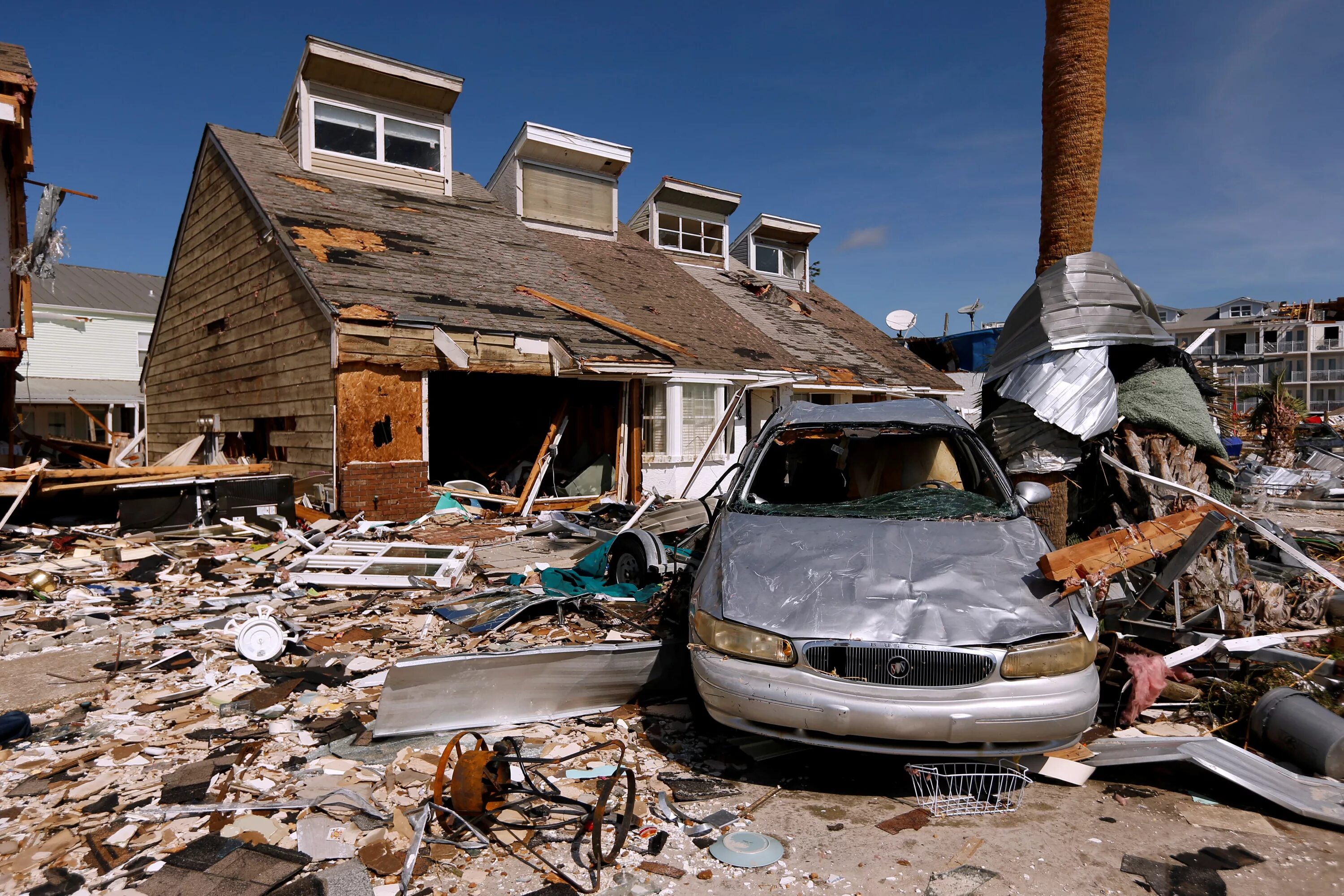 Разруха в США. Разрушения от урагана. Стихийные бедствия в США. Разрушения после Торнадо.